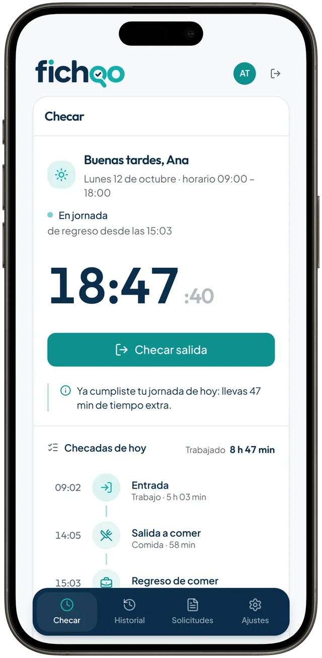 Checar en el celular: se toca «Checar entrada» y sale el aviso «Checada registrada».